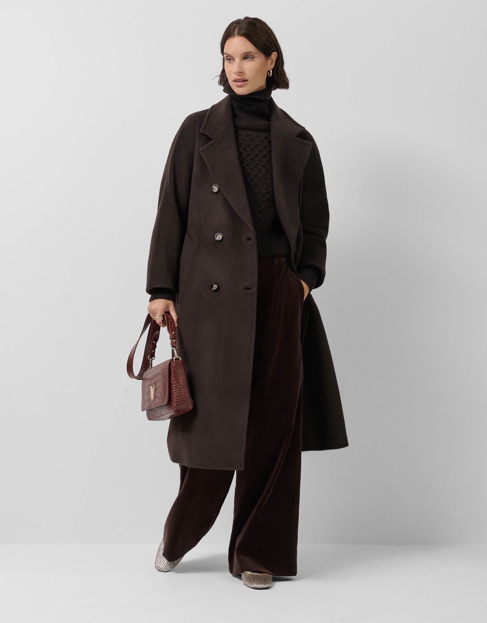Long double-breasted coat in light brown cloth