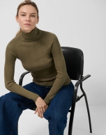 Green irregular ribbed high neck sweater