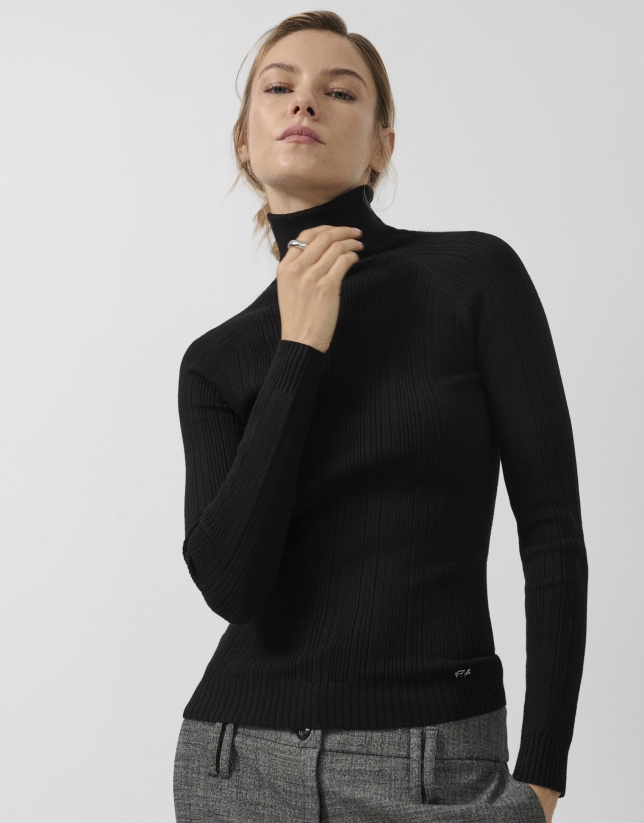 Jersey cuello subido canalé irregular negro