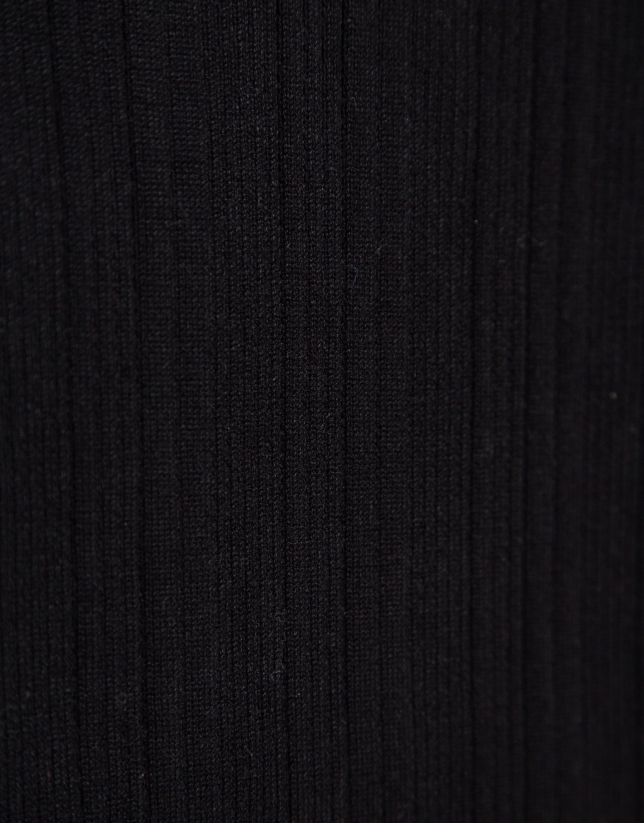 Jersey cuello subido canalé irregular negro