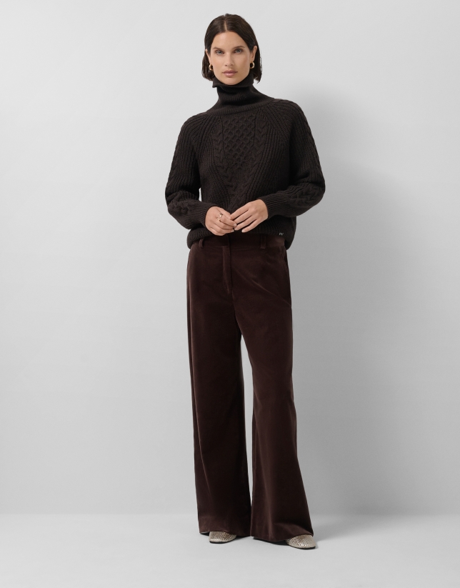 Brown thick knitted sweater