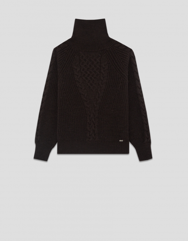 Brown thick knitted sweater