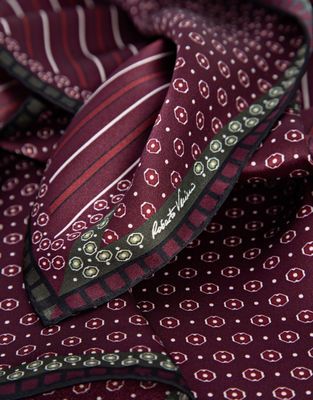Silk scarf with a burgundy tie design