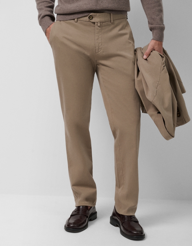 Mink-coloured dyed chino trousers