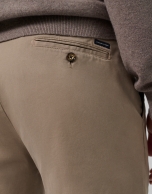 Mink-coloured dyed chino trousers