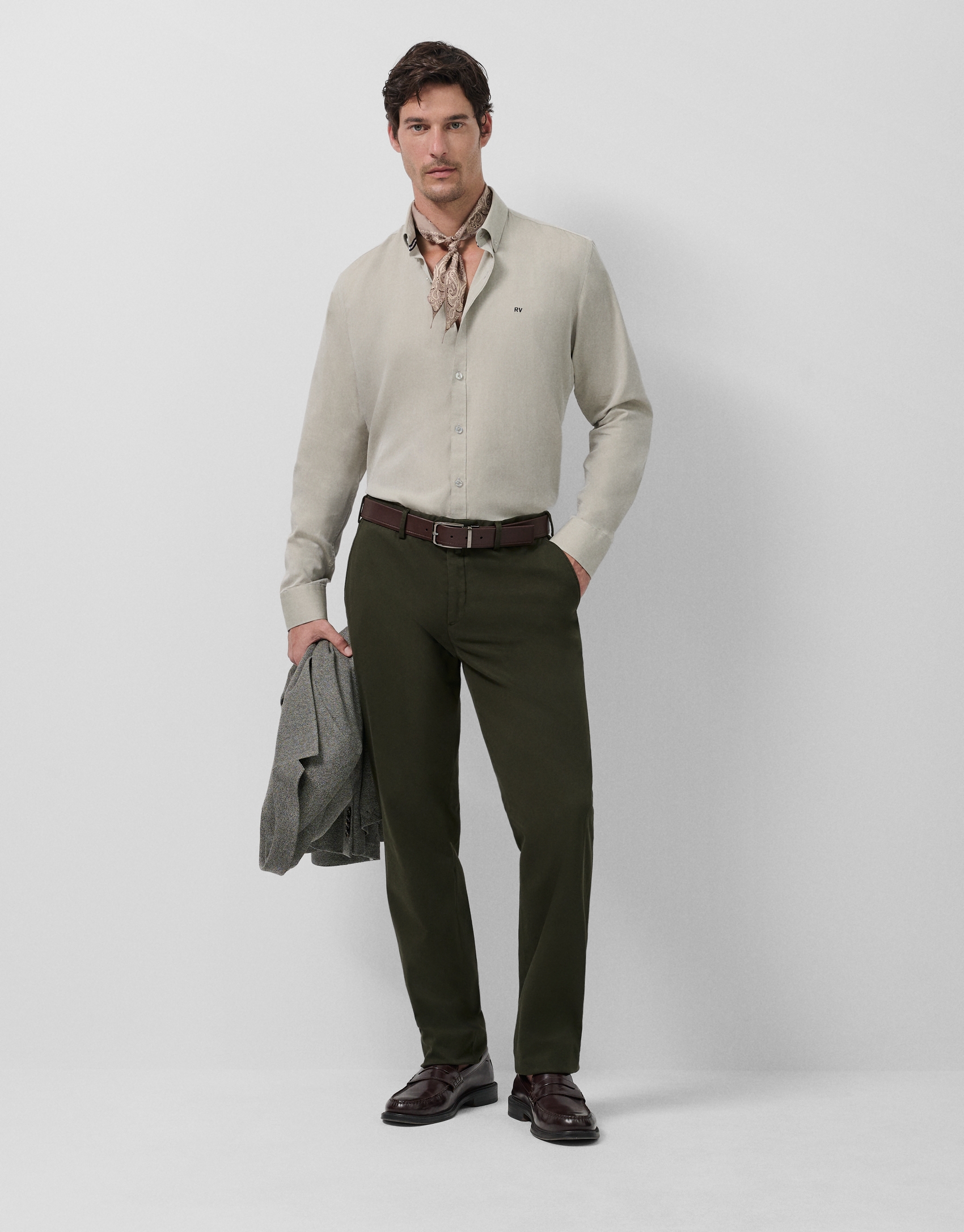 Pantalón chino tintado caqui