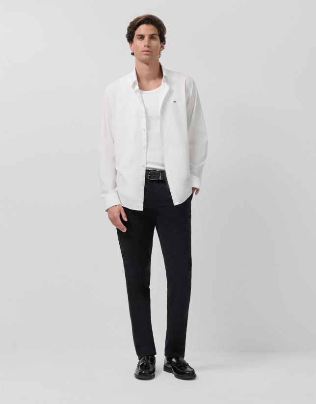 Pantalón chino tintado negro
