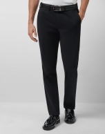 Pantalón chino tintado negro