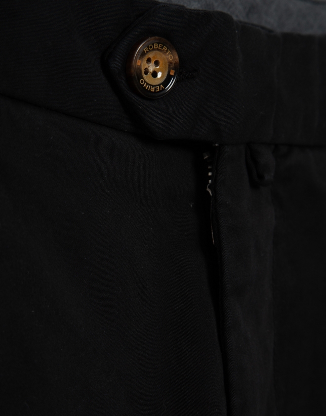 Pantal&oacute;n chino tintado negro