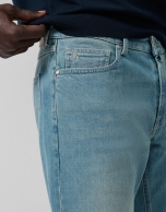 Pantalón denim hombre regular azul claro