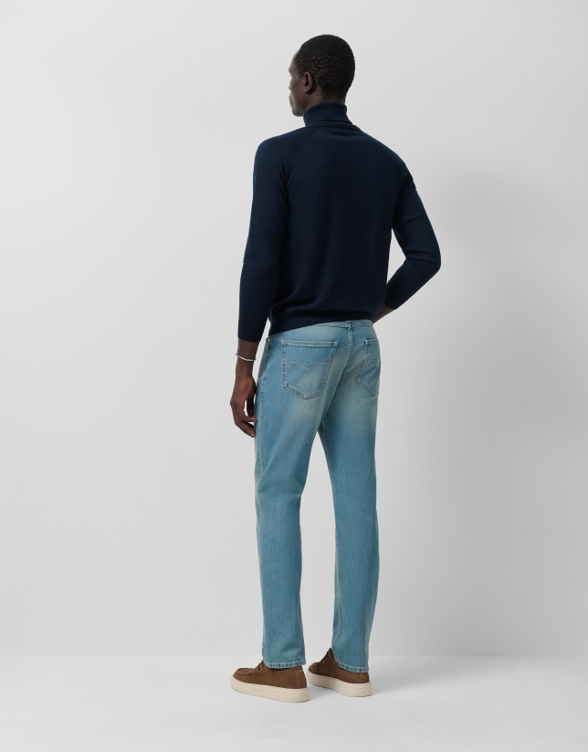 Pantalón denim hombre regular azul claro