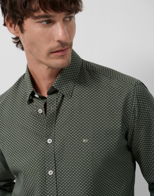 Camisa sport regular caqui estampado geométrico