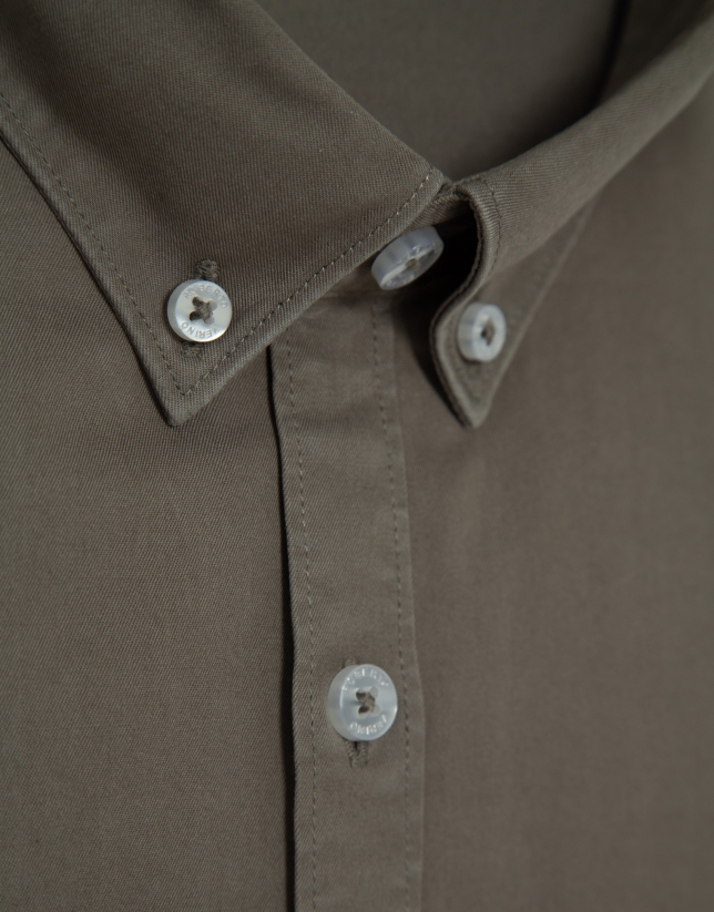 Khaki tinted regular sport shirt
