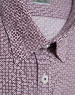 Camisa sport slim ciruela estampado geométrico