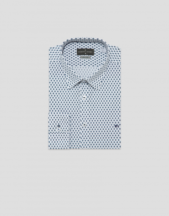 Slim white sport shirt with blue geometric print