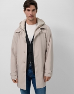 Gabardina con pechera desmontable piedra