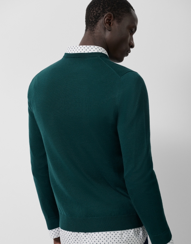 Jersey cuello pico color verde oscuro
