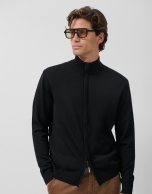 Chaqueta cremallera lisa color negro