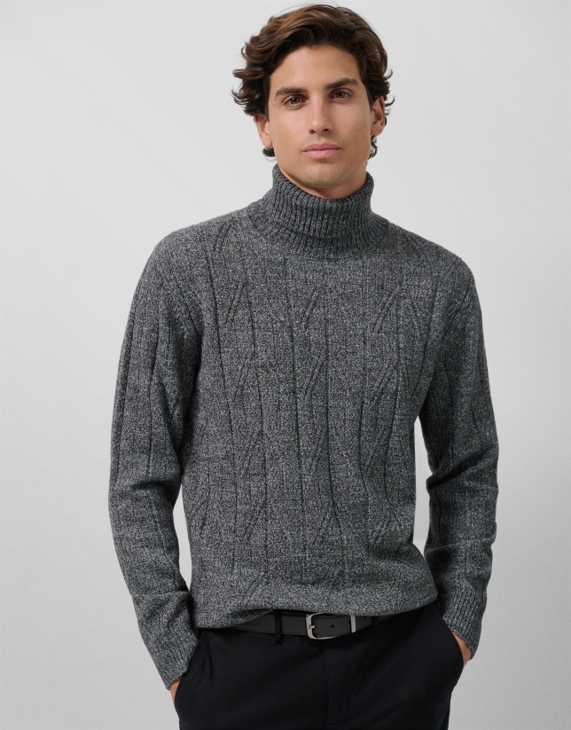 Jersey cuello alto trabajado color gris melange oscuro