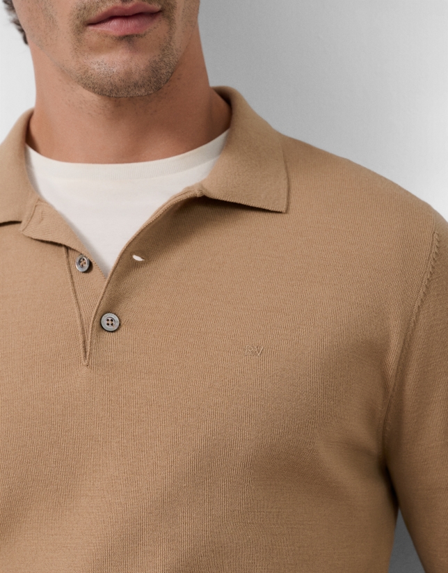 Jersey cuello tipo polo tricotado camel