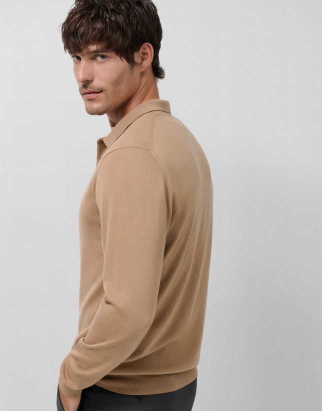 Jersey cuello tipo polo tricotado camel