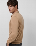 Jersey cuello tipo polo tricotado camel