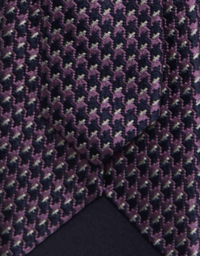 Pink/navy/white houndstooth silk tie