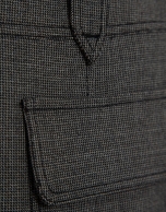 Falda con abertura microdibujo gris