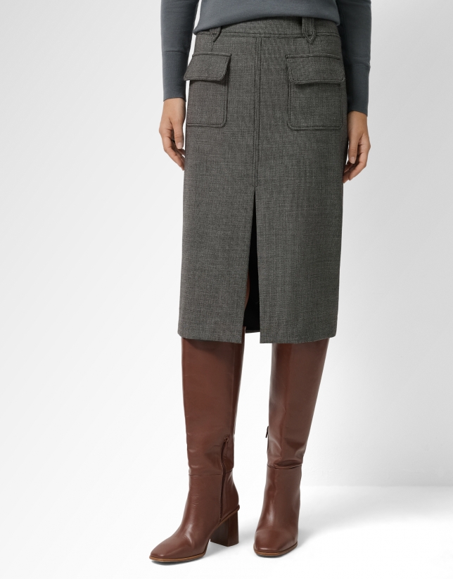 Skirt with grey micro-patterned front pleat