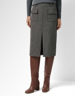 Skirt with grey micro-patterned front pleat