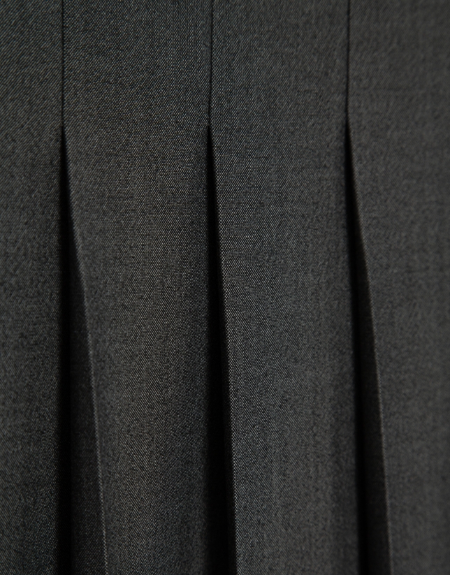 Straight midi skirt with front pleats in grey