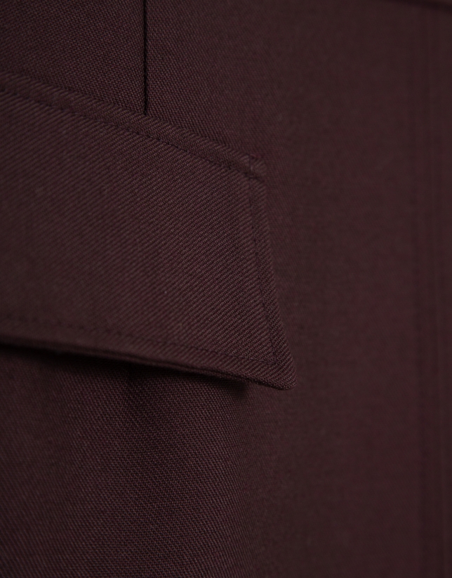 Straight midi skirt with front slit in burgundy