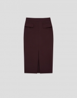 Straight midi skirt with front slit in burgundy