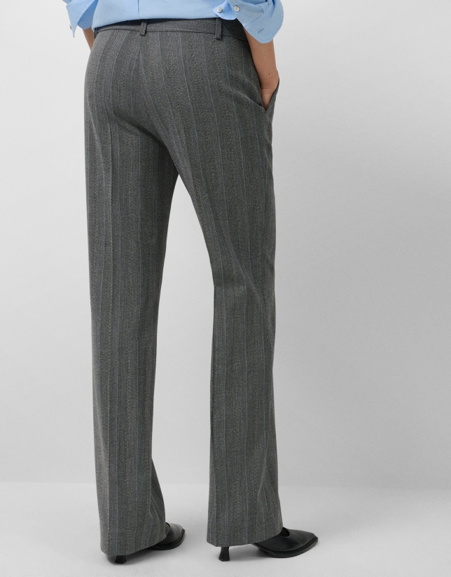 Pantalón recto espiga gris con perfil cámel