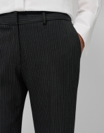 Pantalón recto raya diplomática negro
