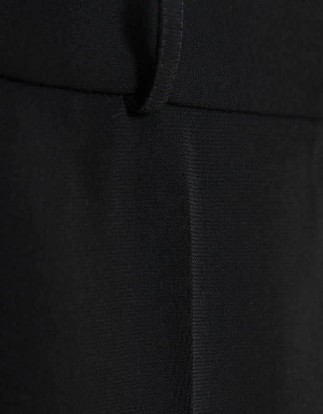 Pantalón recto crepé negro