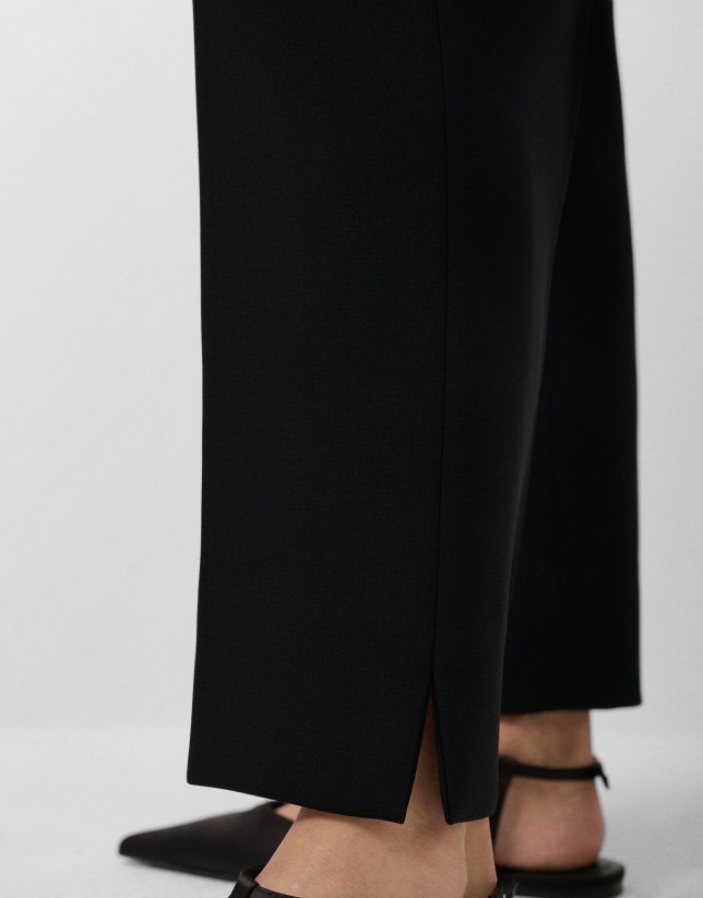 Pantalón recto crepé negro