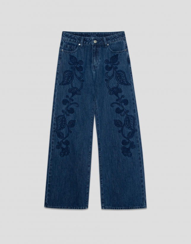 Pantalón vaquero ancho azul con bordados florales