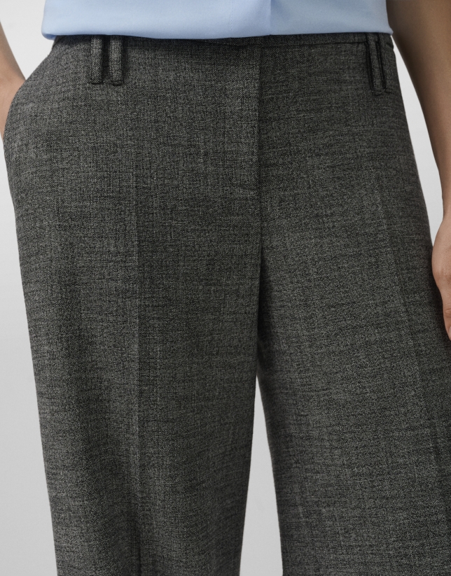 Straight-leg trousers with double belt loops in grey polka dot