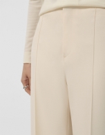 Pantalón recto talle alto crepé crudo