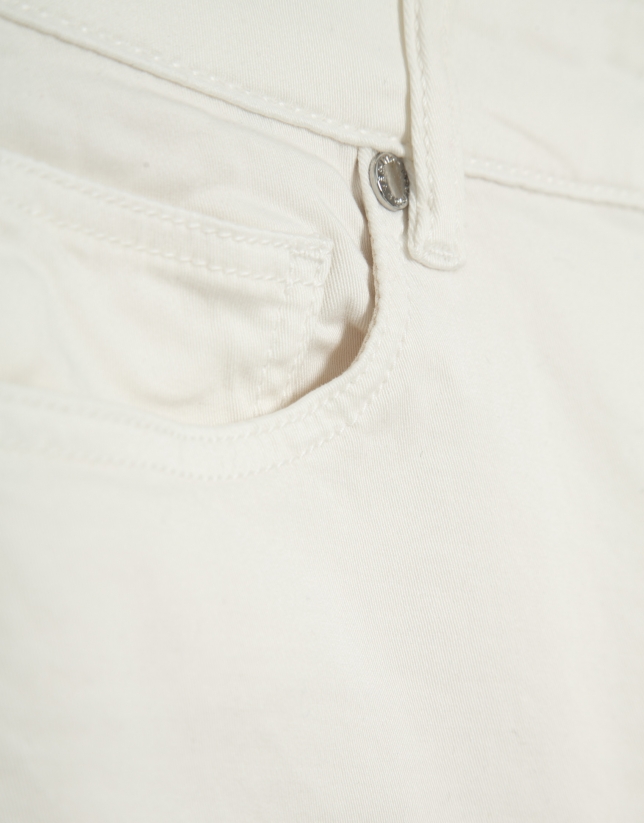 Pantalón cinco bolsillos algodón crudo