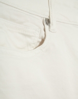Pantalón cinco bolsillos algodón crudo