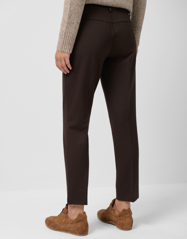 Pantalón punto elástico marrón
