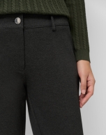 Pantalón punto elástico gris