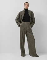 Wide-leg trousers with black and beige herringbone pleats