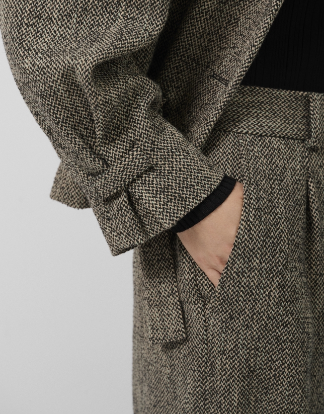 Wide-leg trousers with black and beige herringbone pleats