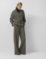 Wide-leg trousers with black and beige herringbone pleats