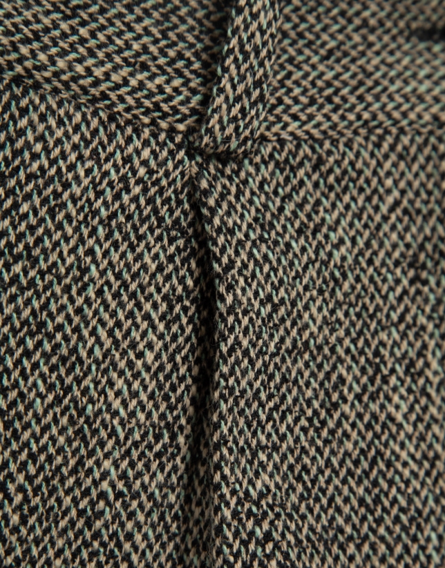 Wide-leg trousers with black and beige herringbone pleats