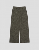 Wide-leg trousers with black and beige herringbone pleats