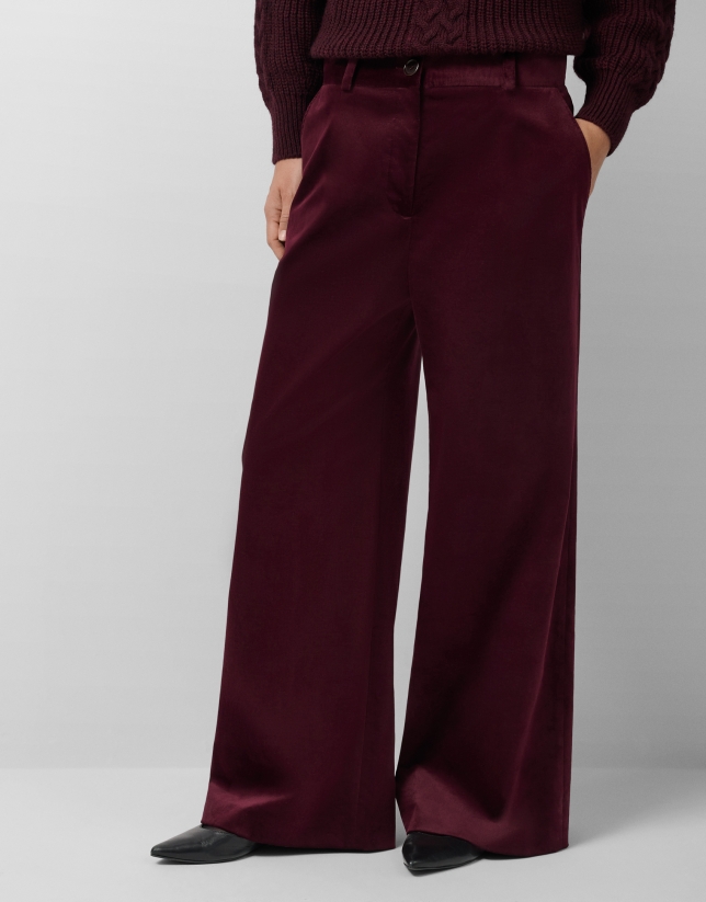 Pantalón ancho con pinzas terciopelo burdeos
